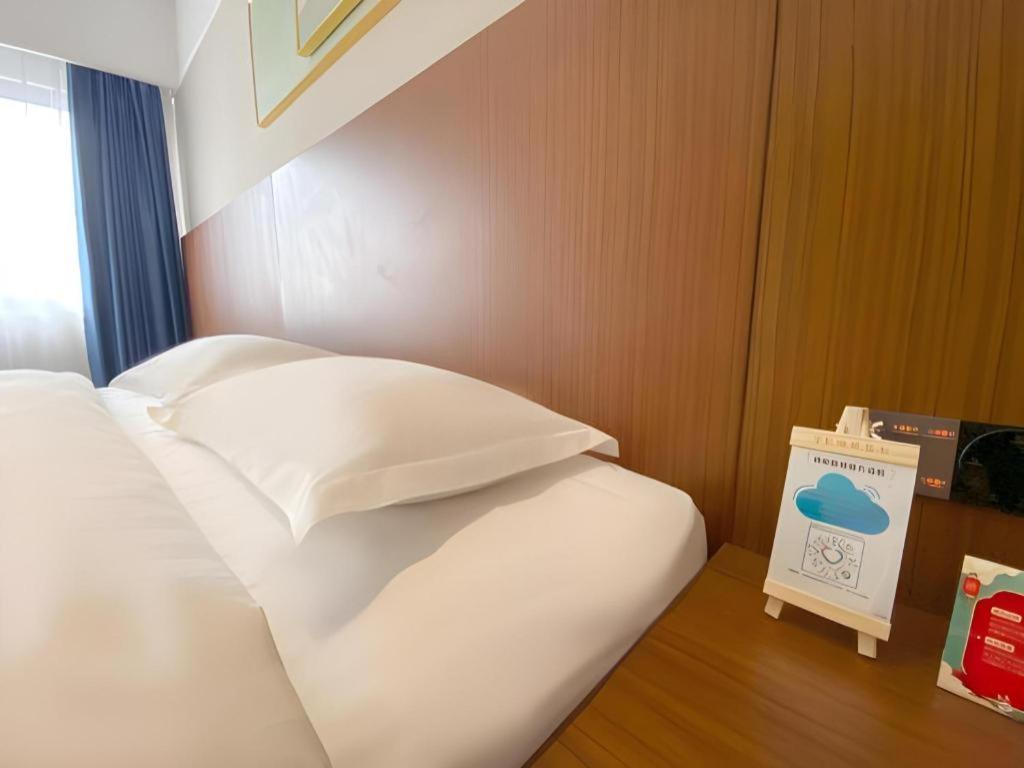 Carrianna Hotel Фошань Екстер'єр фото